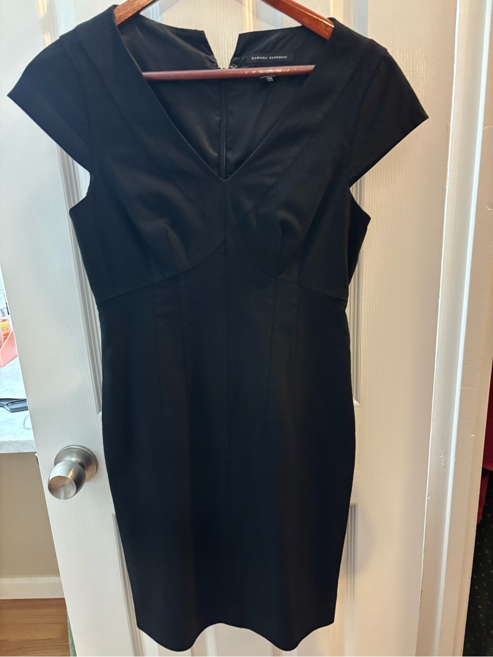 Banana Republic Black Sheath Dress Size 4 - Picture 2 of 3